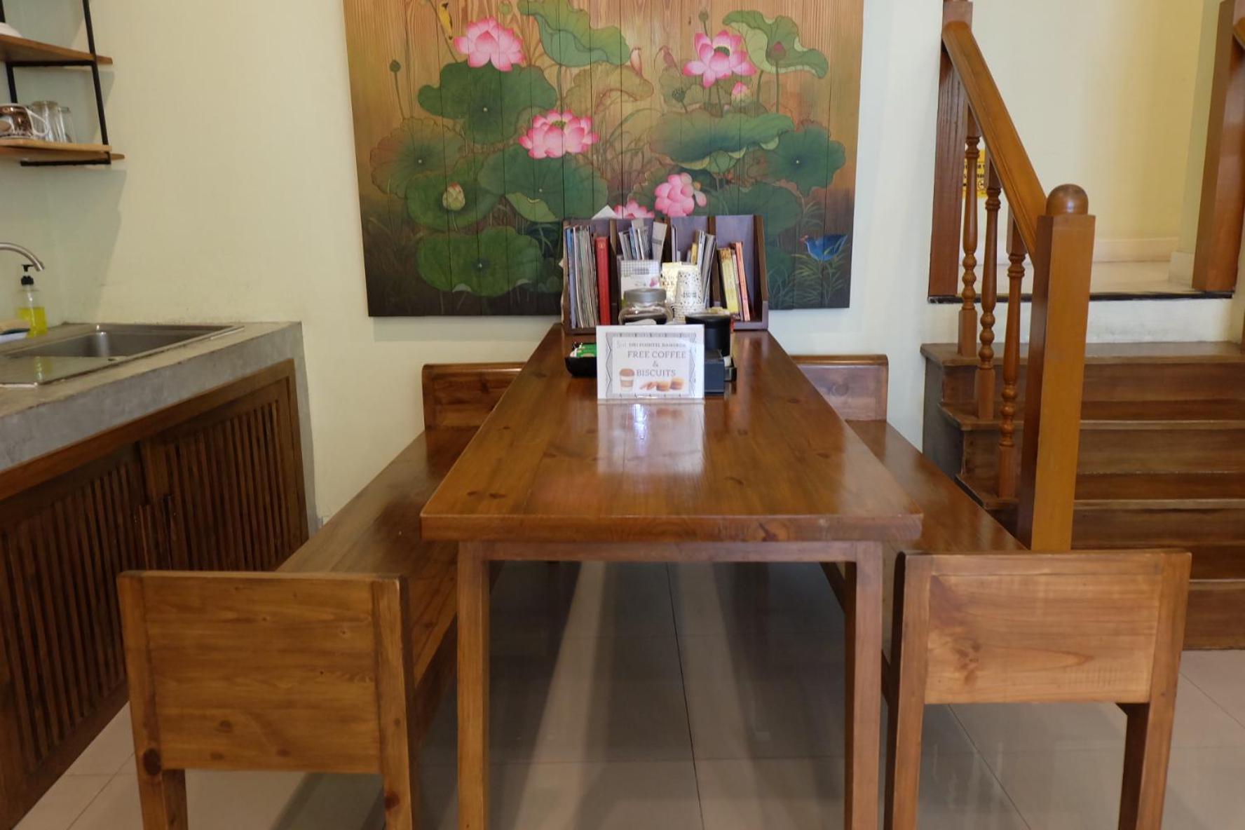 Siri Poshtel Bangkok Hostel Екстериор снимка