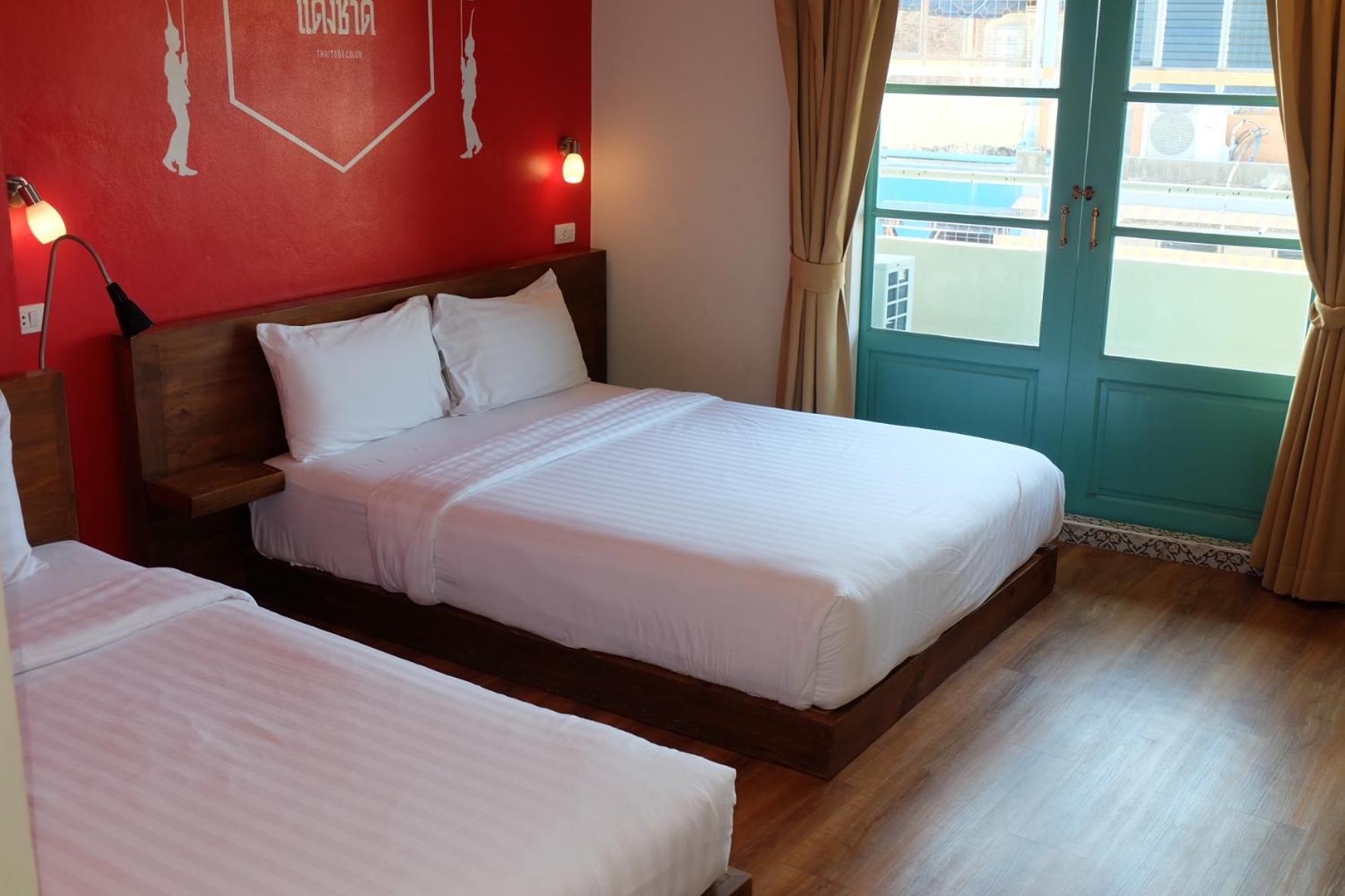 Siri Poshtel Bangkok Hostel Екстериор снимка