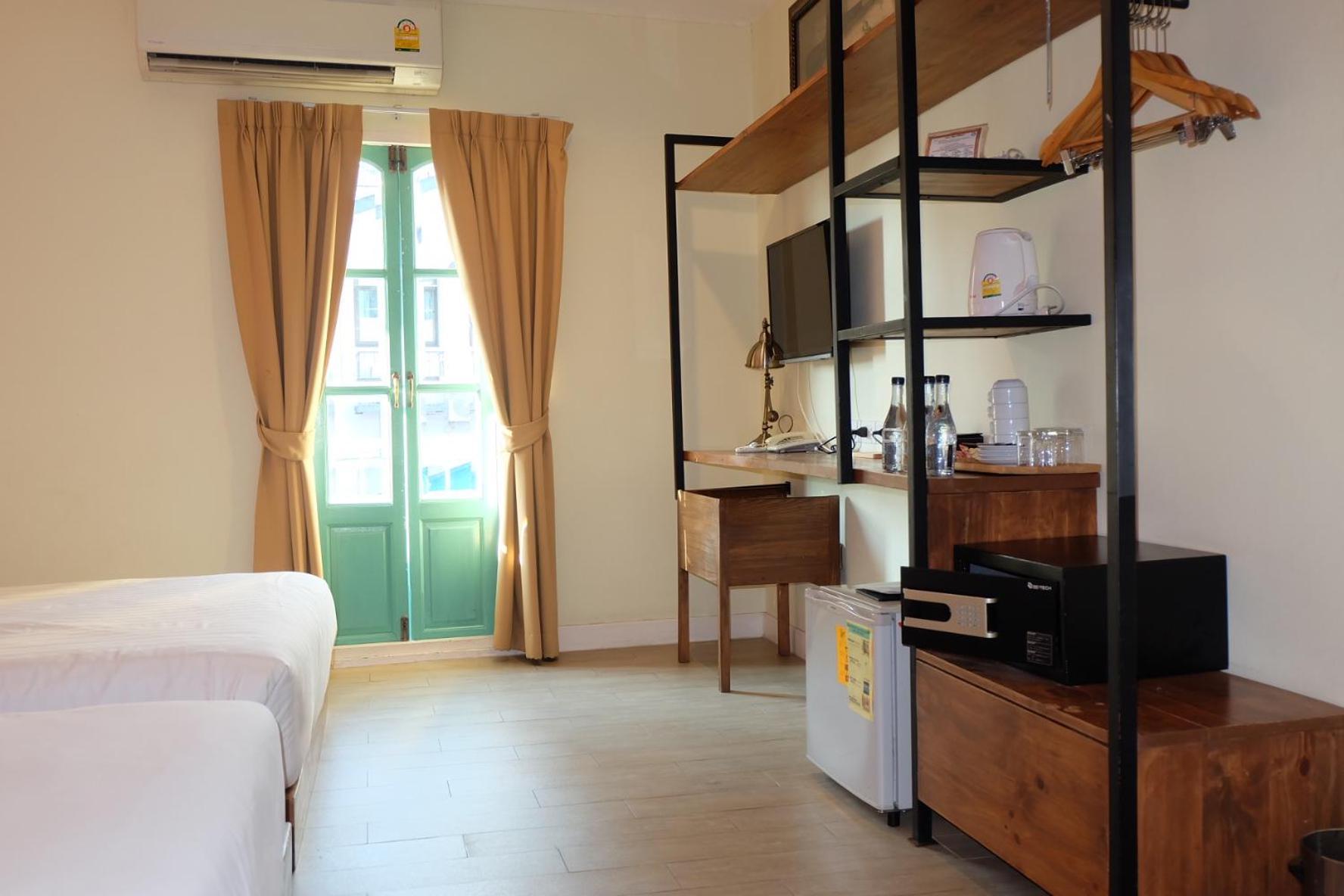 Siri Poshtel Bangkok Hostel Екстериор снимка